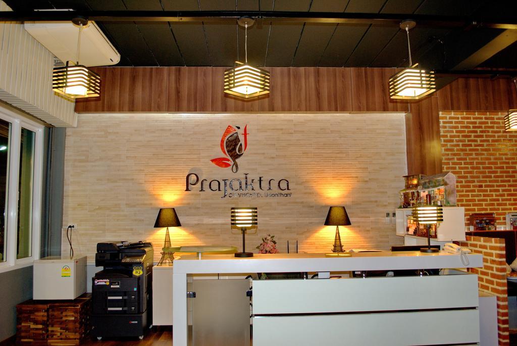 Prajaktra City Hostel Udon Thani Buitenkant foto