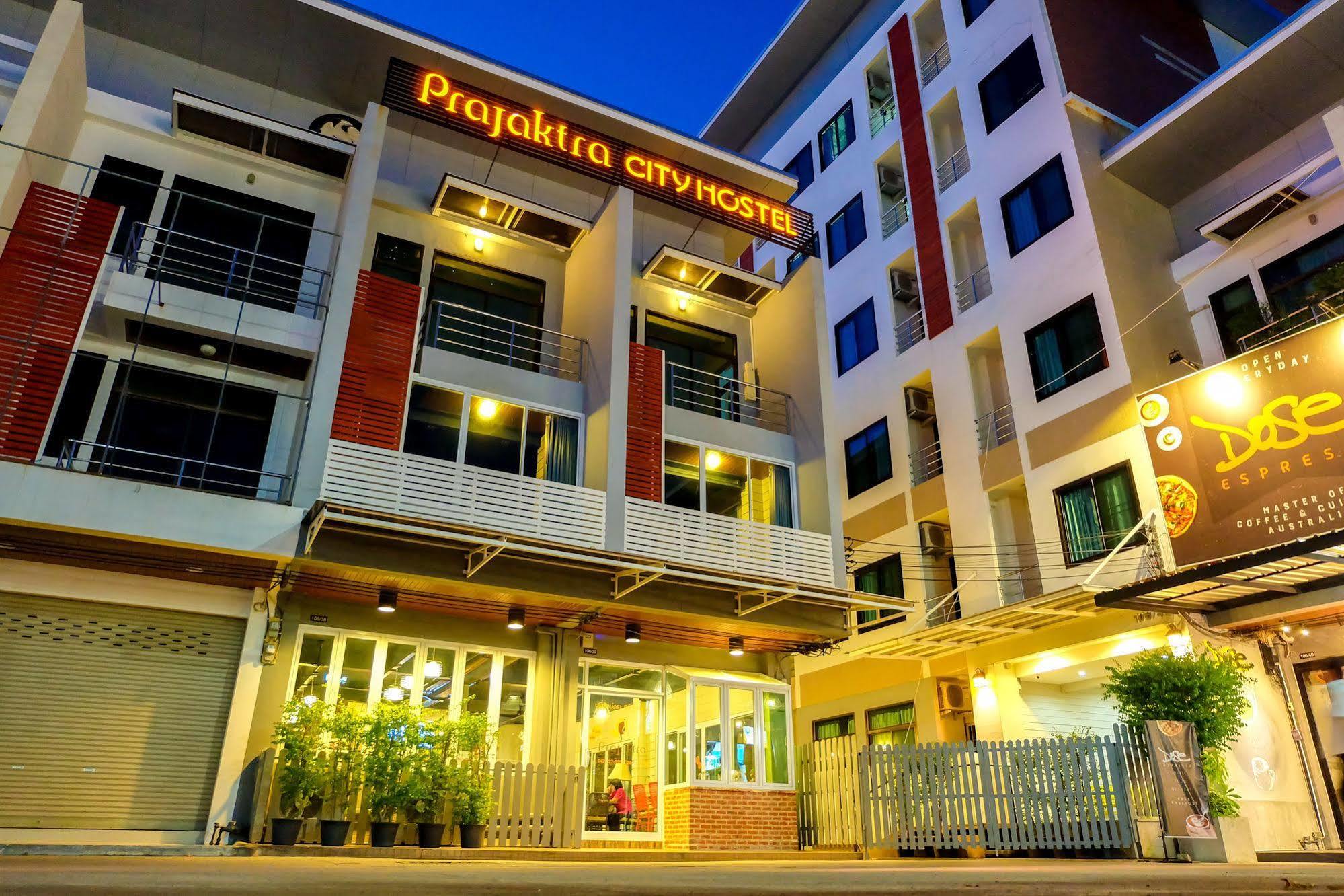 Prajaktra City Hostel Udon Thani Buitenkant foto